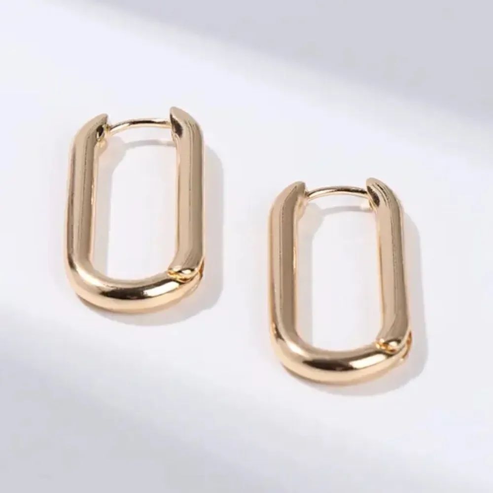 Minimalist hoop cuff earrings in gold M60